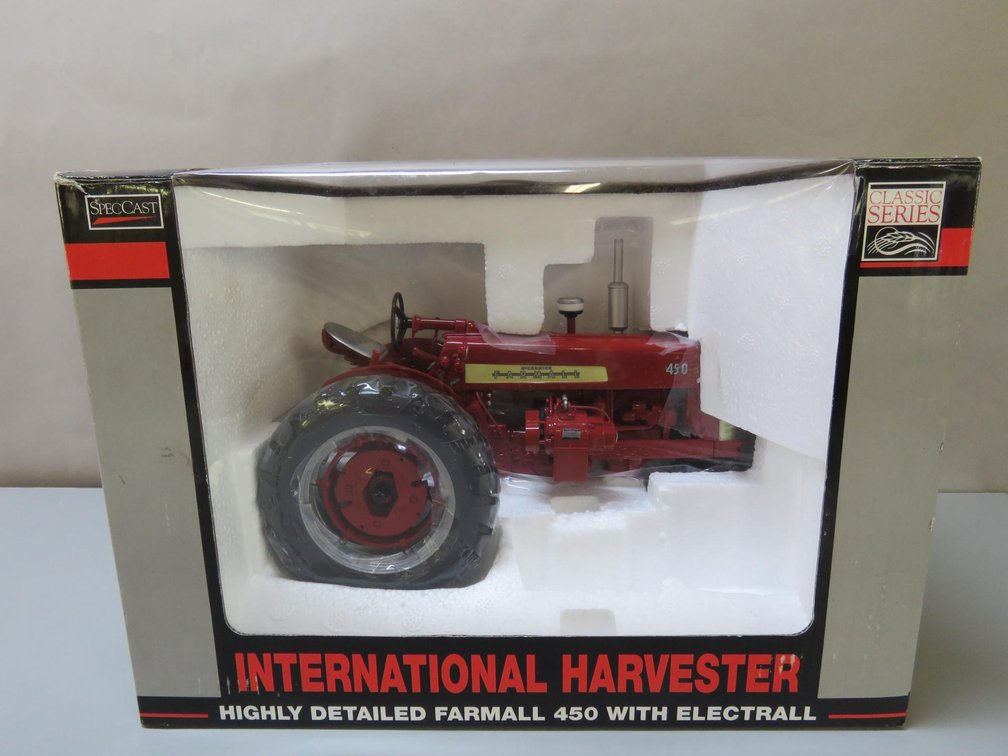Farmall 450 Diecast Tractor