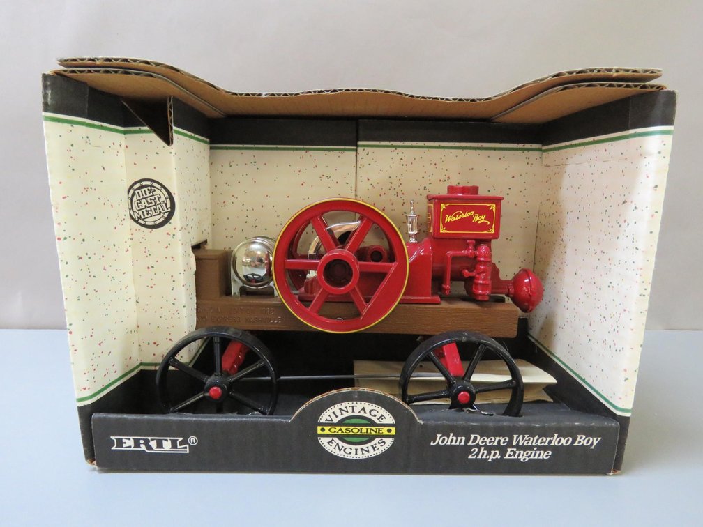 John Deere Waterloo Boy 2 Horsepower Engine Diecast