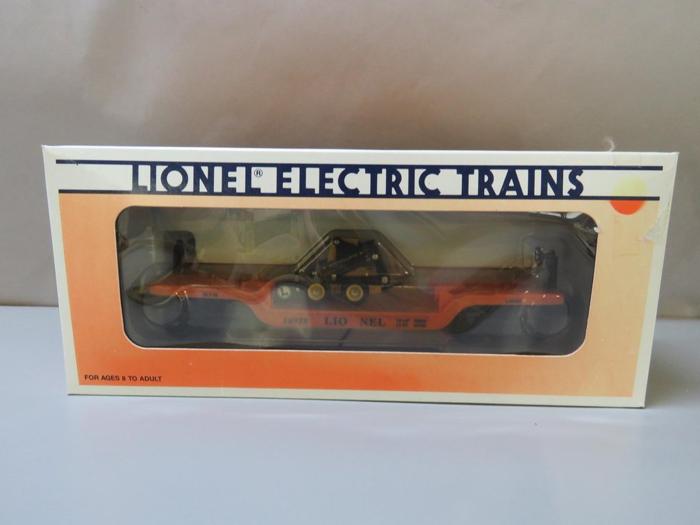 Lionel Flat Car With Diecast New Holland Loader