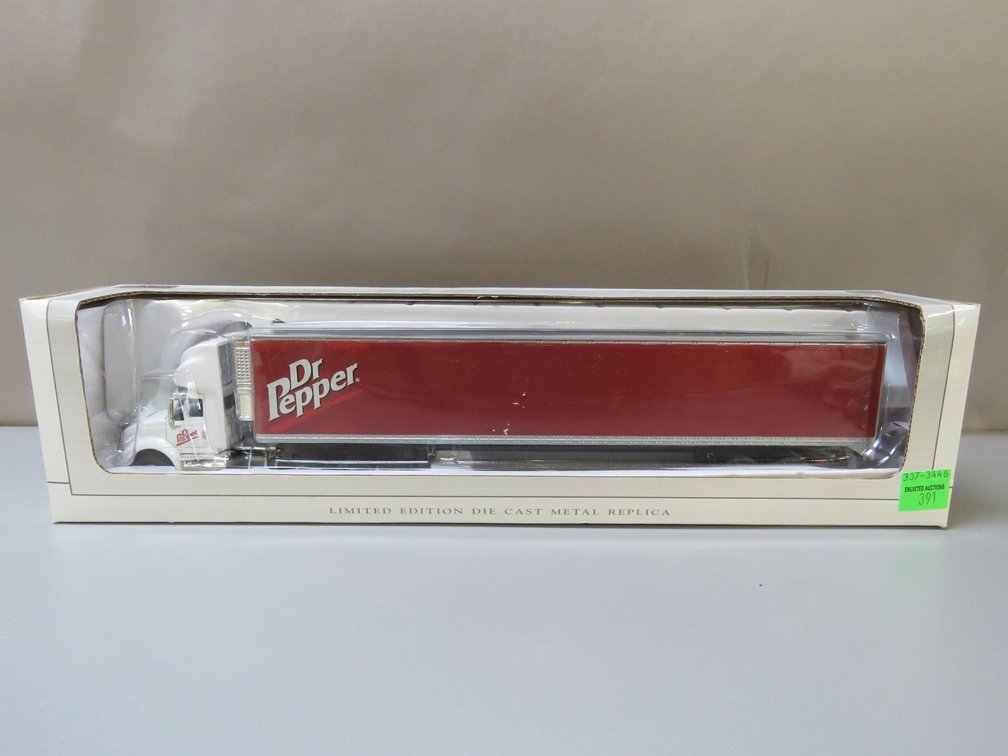 Dr Pepper Hauler, International 8600 Diecast Truck and Trailer