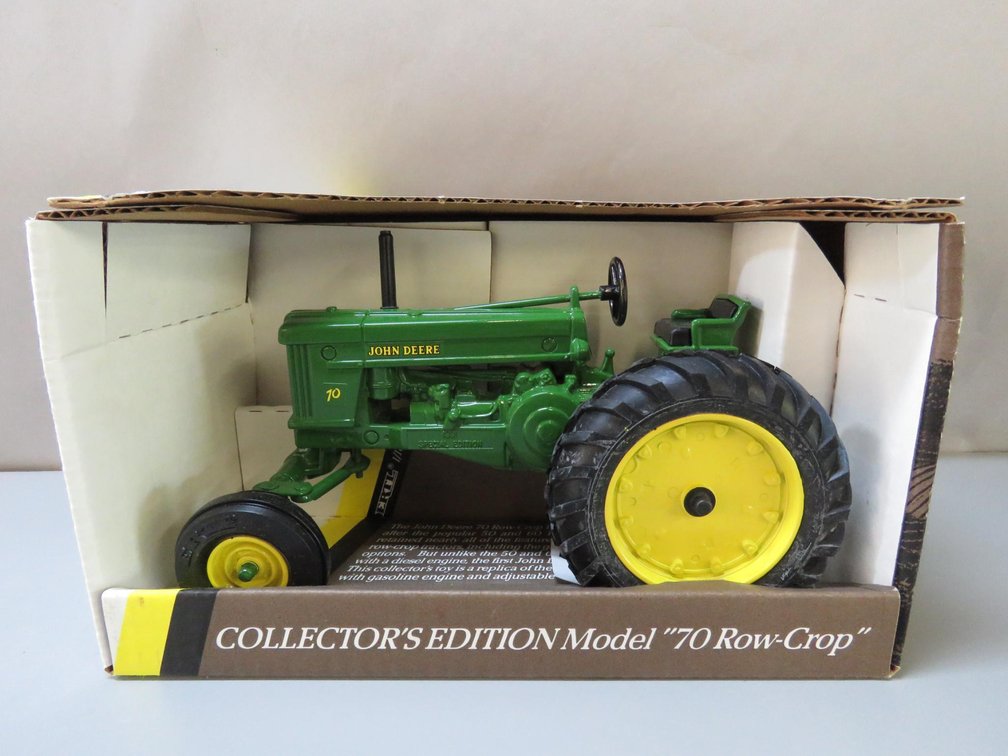 John Deere 1953 Model 70, Row Crop Tractor, Diecast