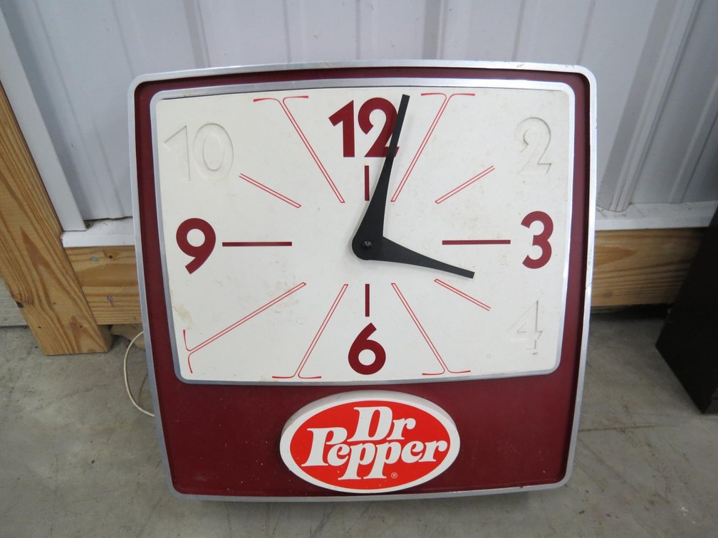 Vintage Dr. Pepper Clock