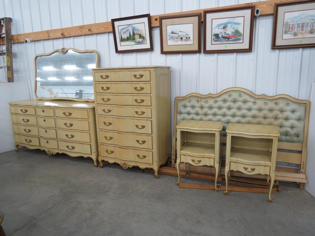 5 Piece Bedroom Suit, Full Size Bed Frame, Dresser and Mirror, Chest of Drawers 2 Nightstands