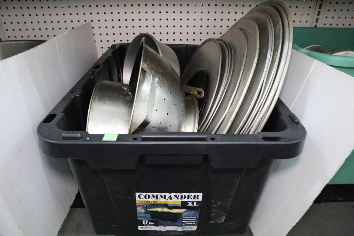 Round Aluminum Pizza Pans Strainers and Bowl
