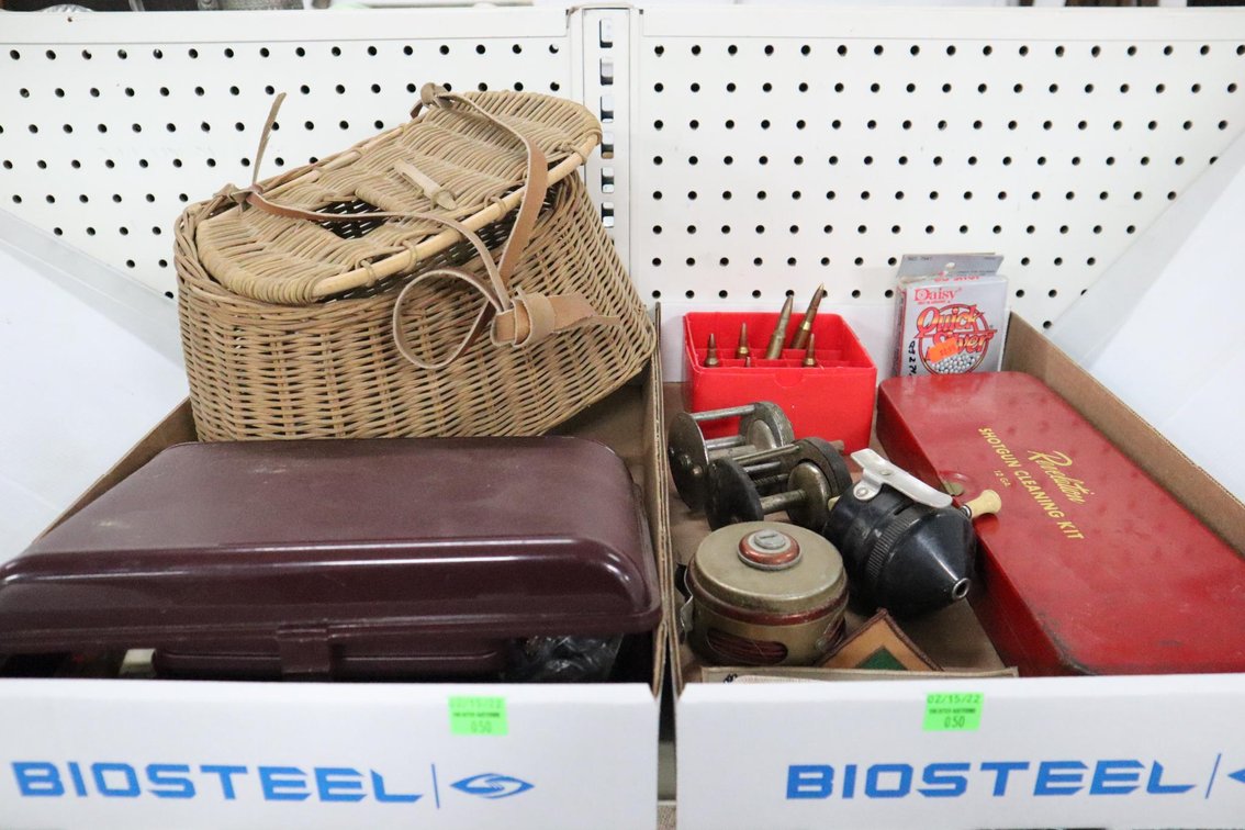 Vintage Fishing Reels, Fishing Tackle, Bbs, Some Rifle Ammo