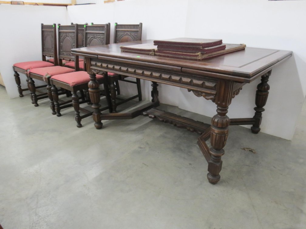 Antique Dining Table With End Extensions and 6 Padded Chairs