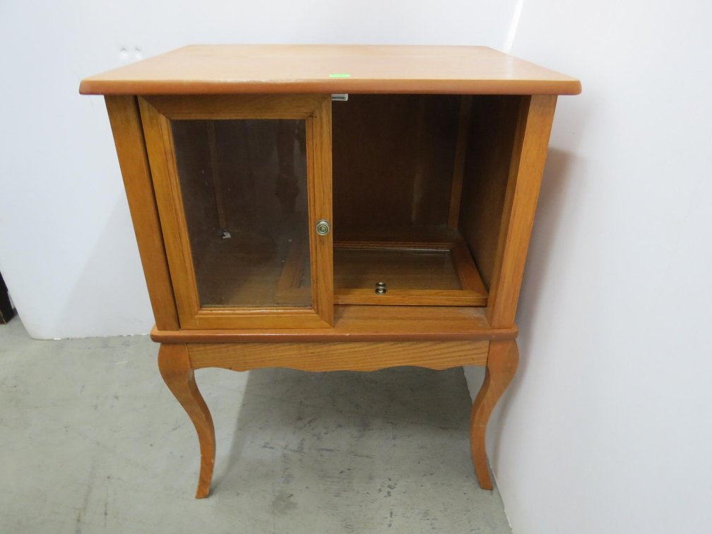 Small Stand With Glass Doors, One Door Needs Hinge Piece