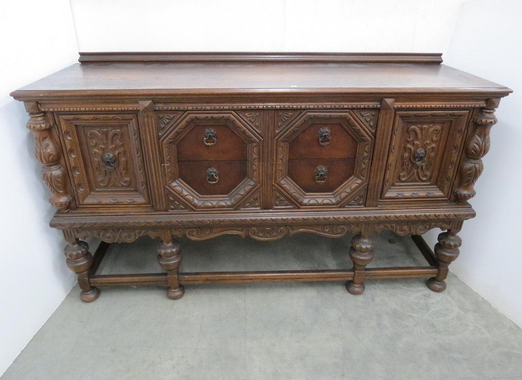 Virginia House Oak Buffet