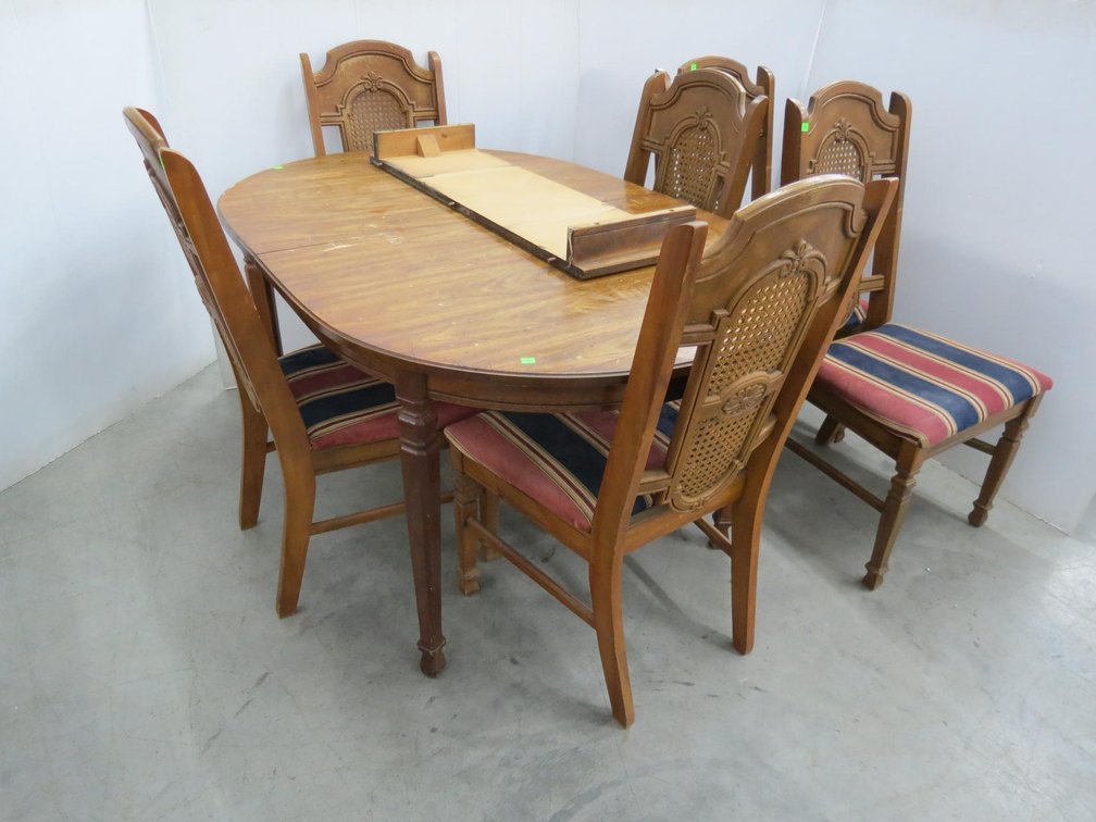 Vintage Dining Table With Extension Leaf and 6 Chairs