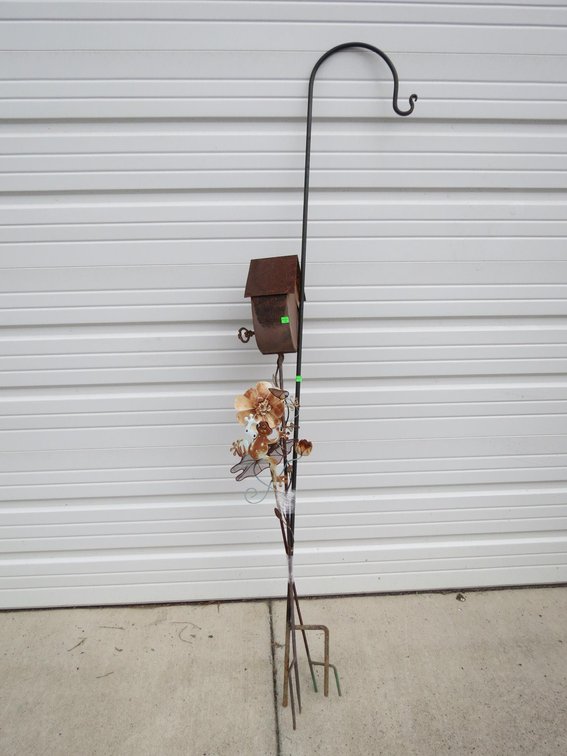 Shepherd's Hook, Garden Birdhouse and Decoratives