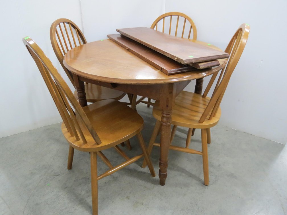 Vintage Dining Table With Extension Leaves and Four Chairs