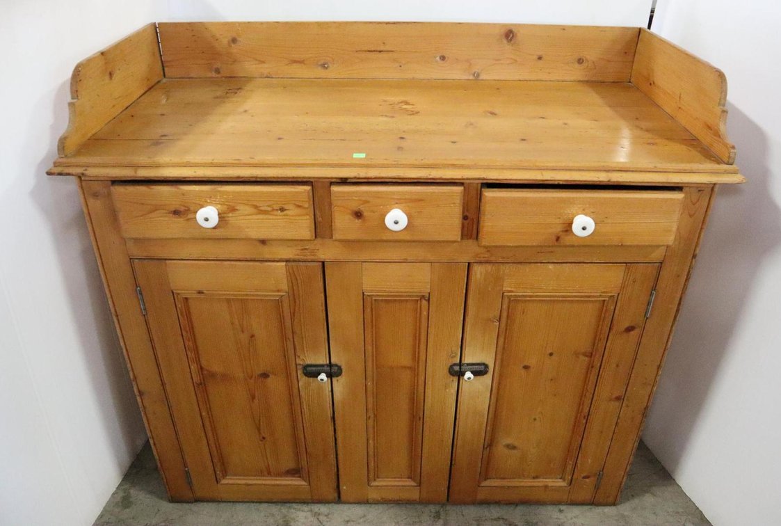 Vintage Dry Wash Stand