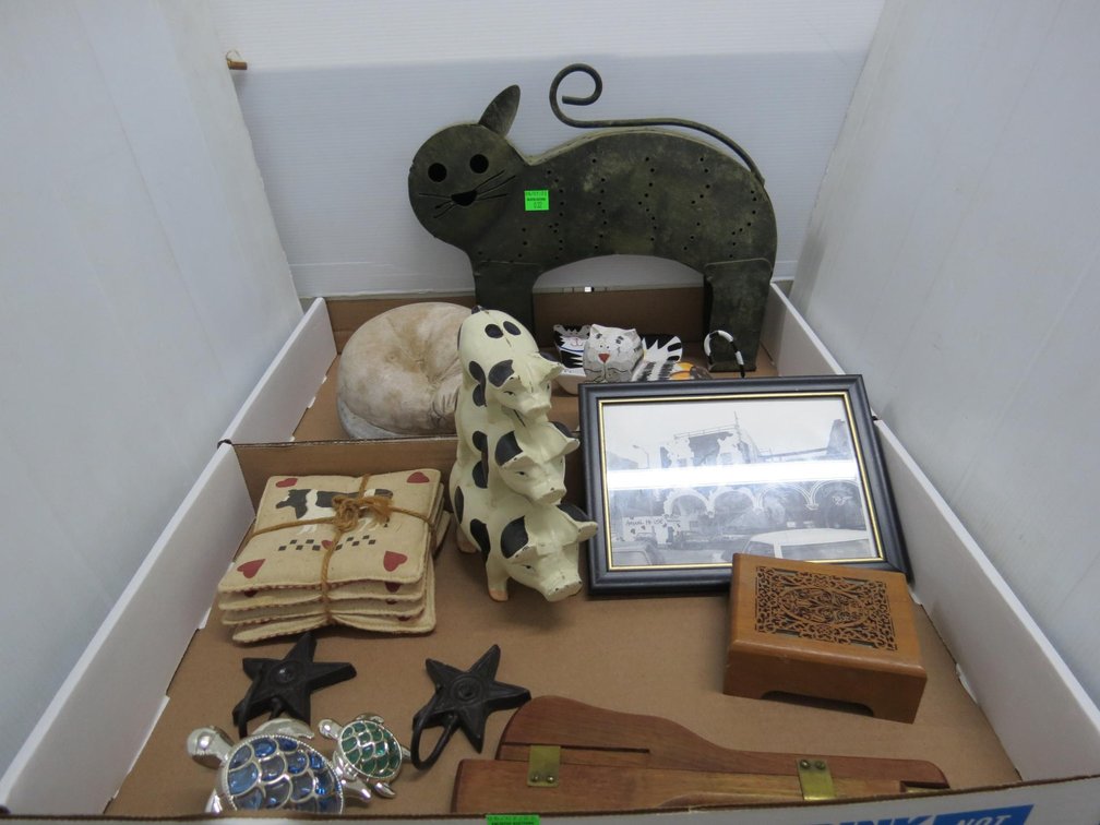 Household Decor, Cast Iron Pigs, Kitty Figurines