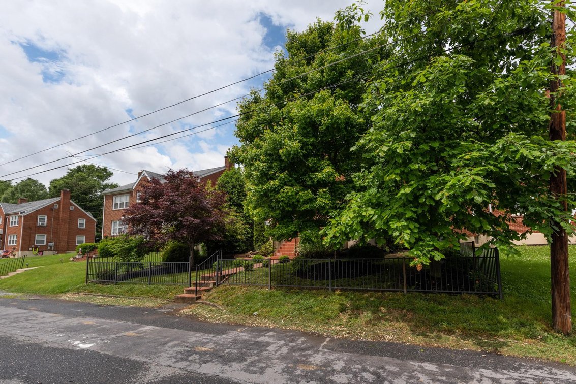 Image for Staunton City Home