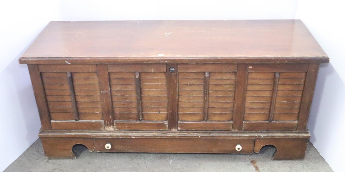 Vintage Lane Cedar Chest