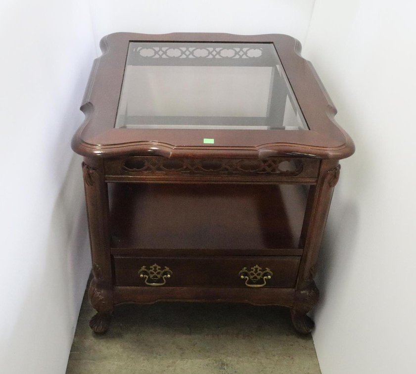 Glass Top Side Table Bassett Furniture￼