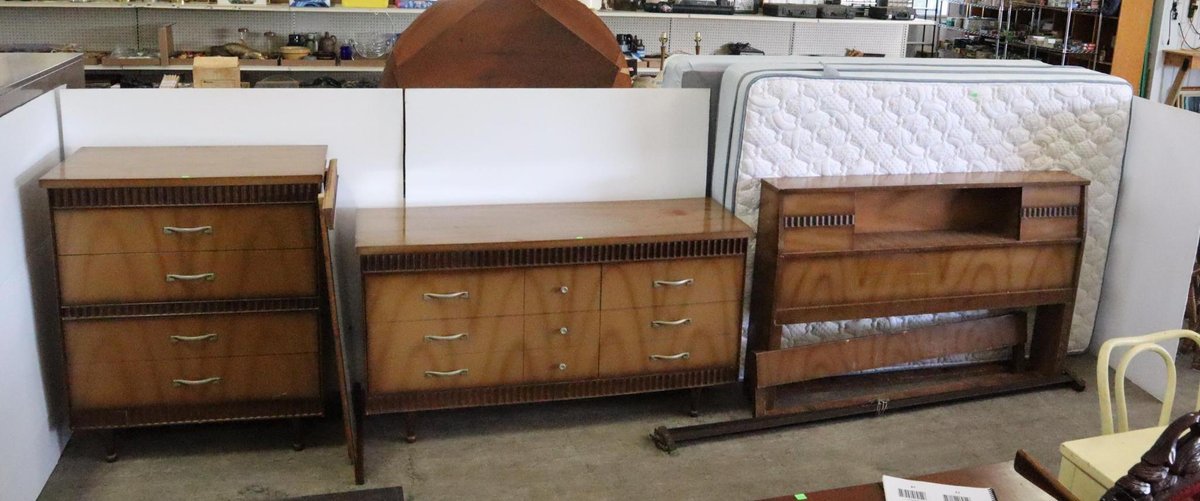 Full-Size Bedroom Set Boxspring and Mattress With Headboard and Footboard, Dresser, Chester Drawers, Mirror