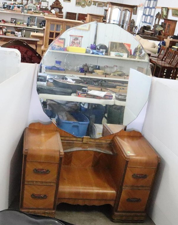 Vintage Vanity Dresser