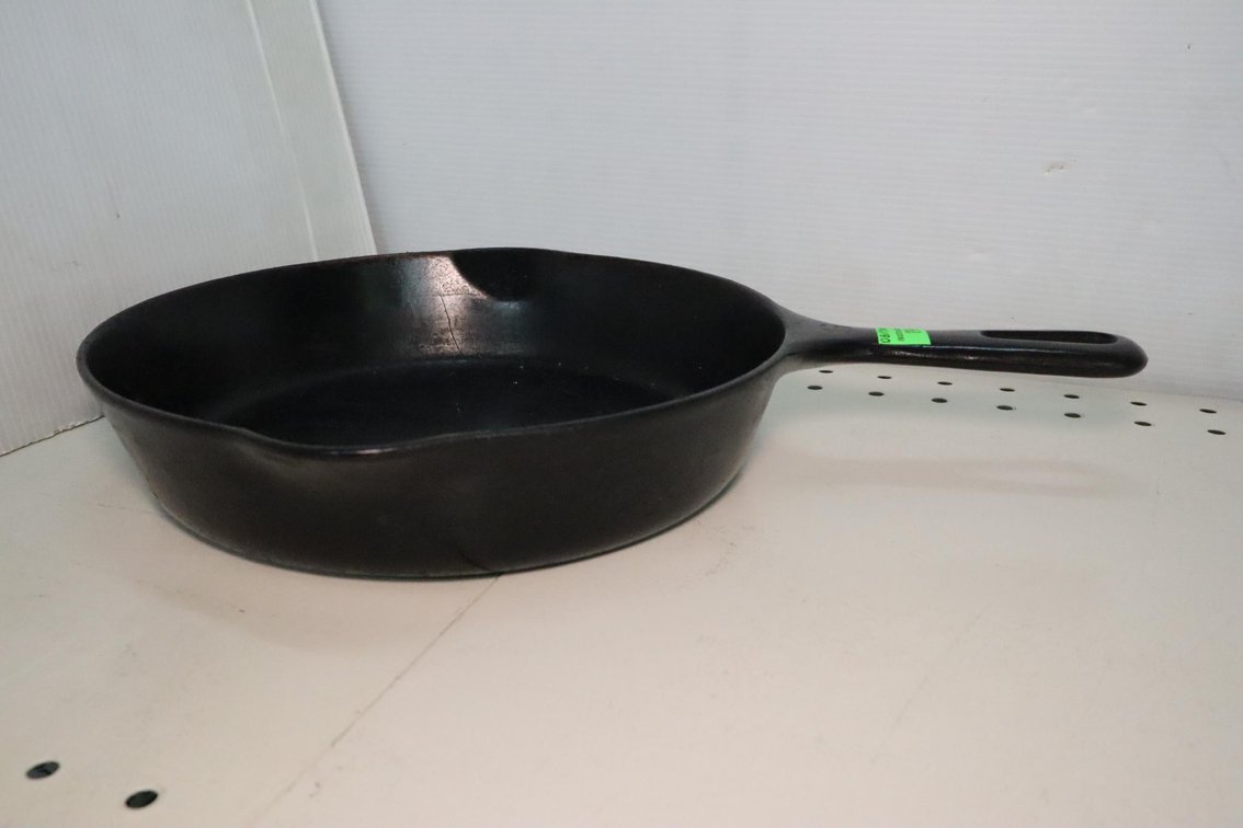 Griswold Number 6 Cast Iron Skillet