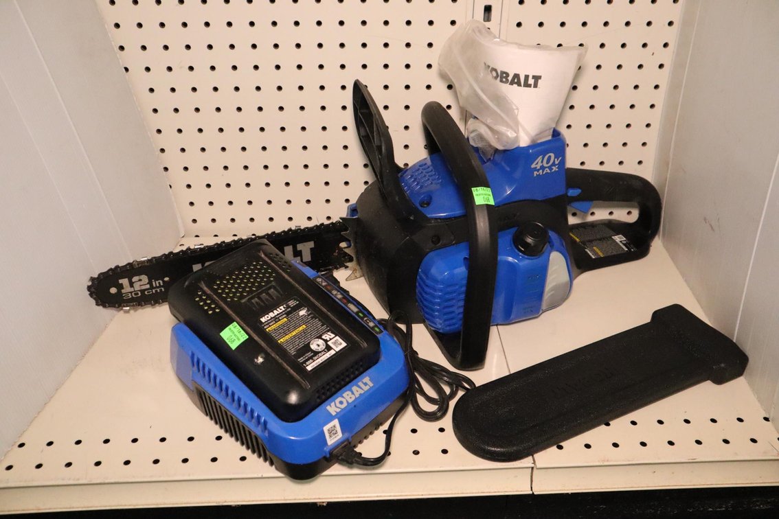 Kobalt 40V Chainsaw With Battery and Charger, Works
