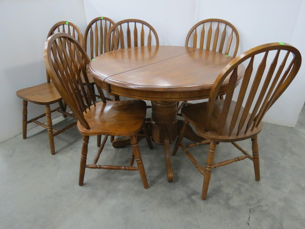 Dining Table With Tuckaway Extension Leaf and 6 Chairs