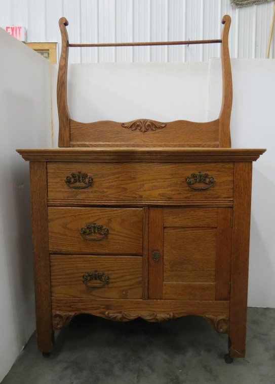 Oak Wash Stand With Towel Bar