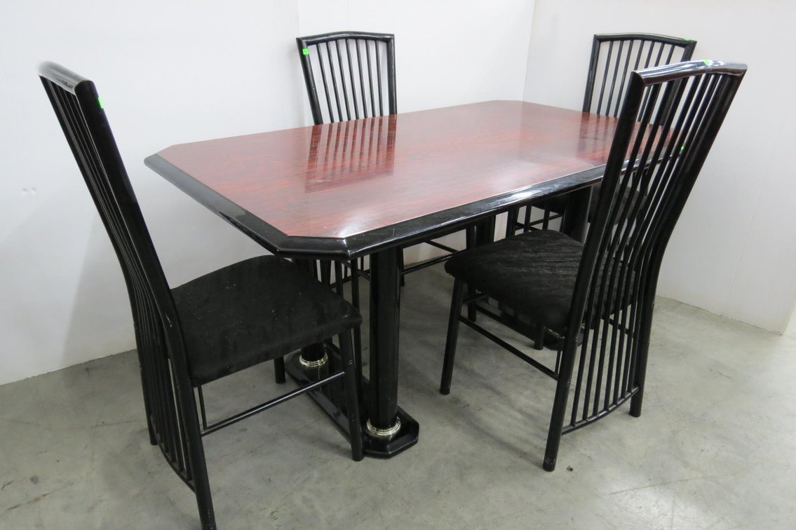 Modern Kitchen Table and Four Chairs