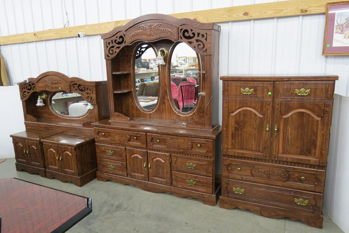 Bedroom Set, Chest of Drawers, Dresser, Two Nightstands and King/Queen Headboard, No Bed Rails