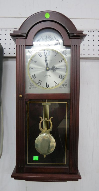 Daniel Dakota Battery Clock