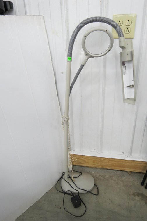 Magnifying Floor Lamp