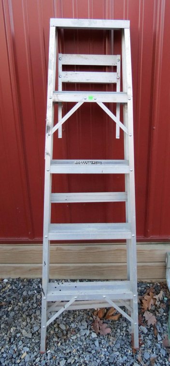 5 Ft Aluminum Step Ladder