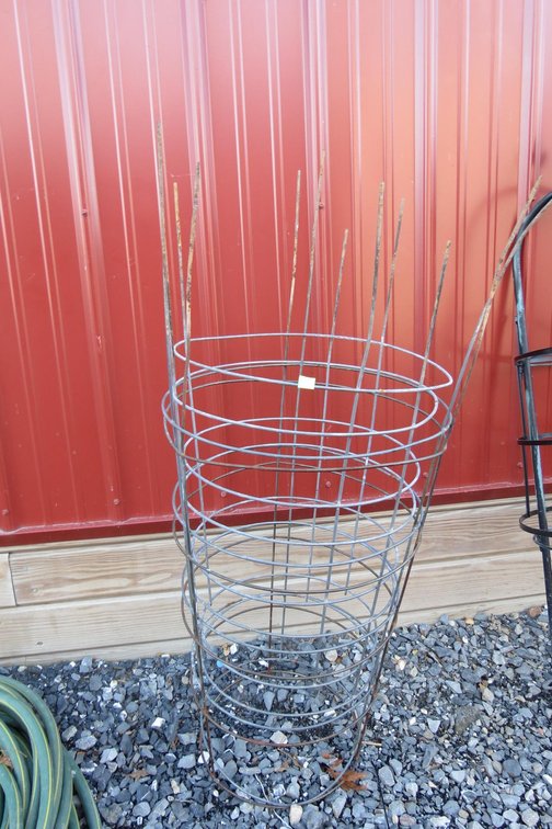 3 Wire Vegetable Cages