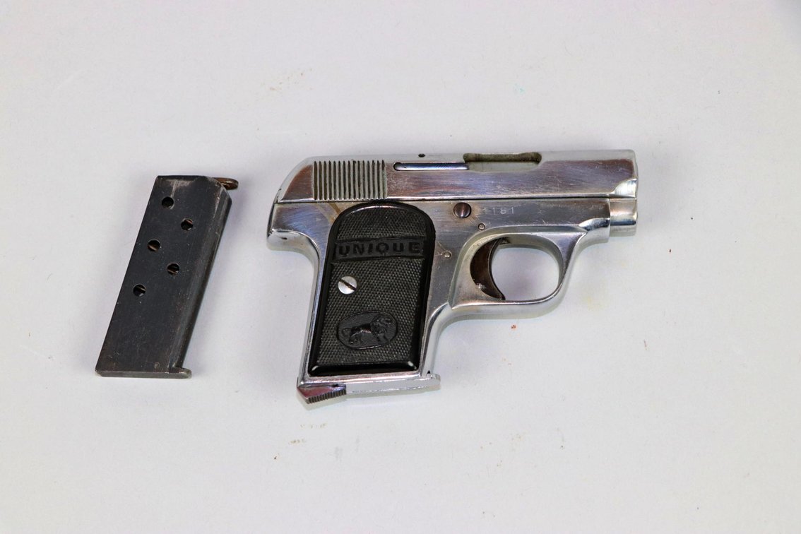 DES PYRENNES UNIQUE M-10 25 ACP