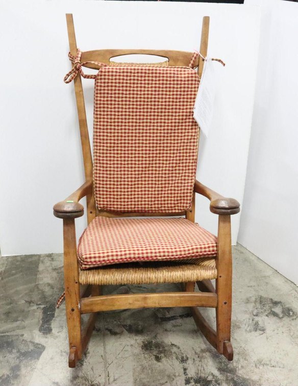 Rocking Chair Handcrafted By Peter Murray of Vermont In 1977, Special Ordered Chair, See Photos For Full Details