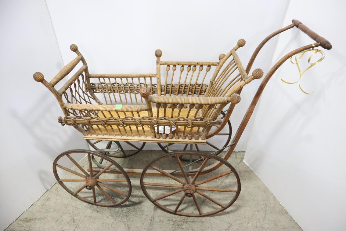 Victorian Wicker Doll Carriage