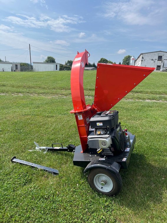 Dr Wood Chipper With Vanguard Commercial Power 18Hp Motor, Runs, Comes with extra hitch