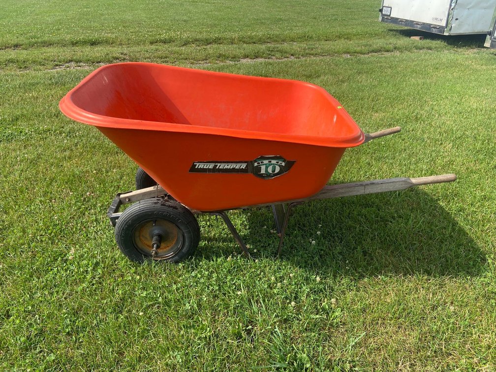 True Temper 10 Cubic Ft Wheelbarrow