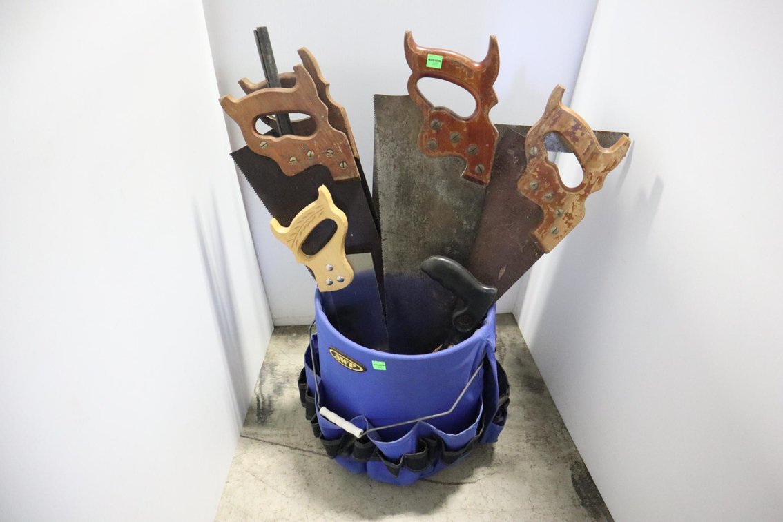 Handsaw With Work Bucket
