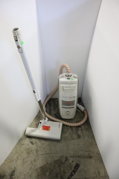 Lux Classic Vacuum