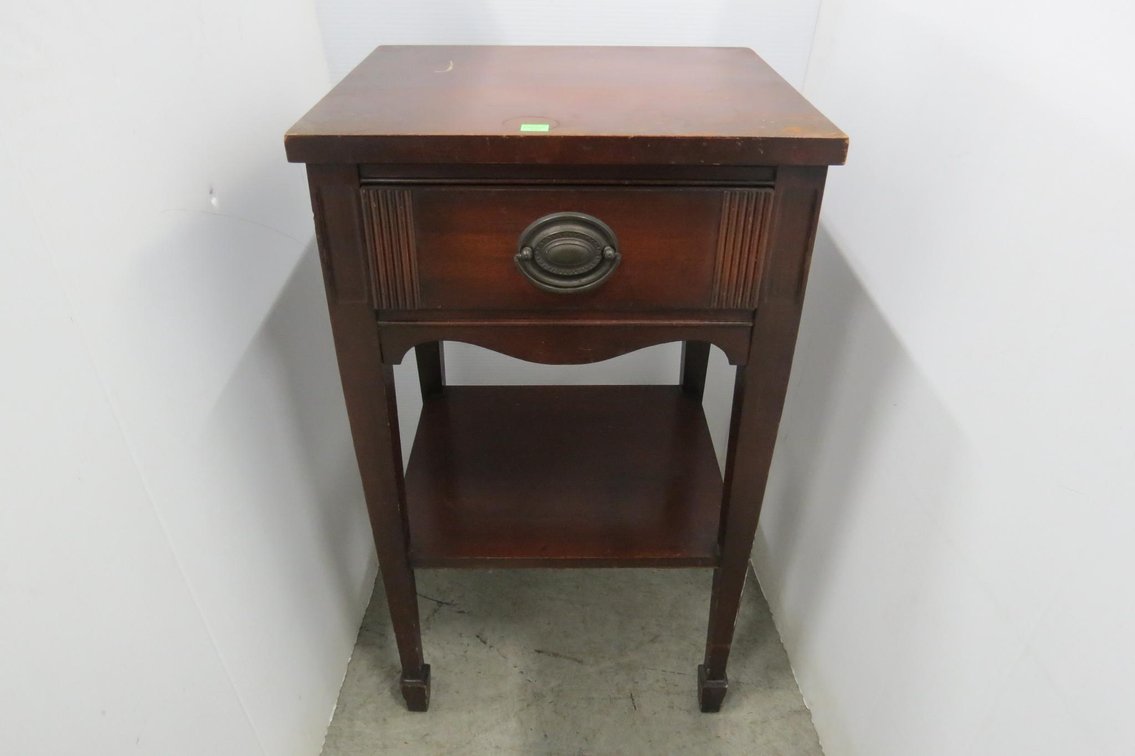 Single Drawer Nightstand