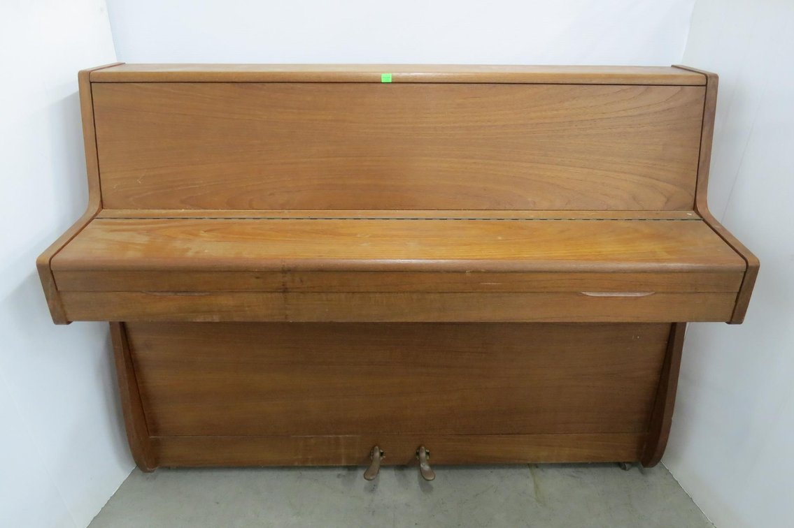 Barratt & Robinson Piano