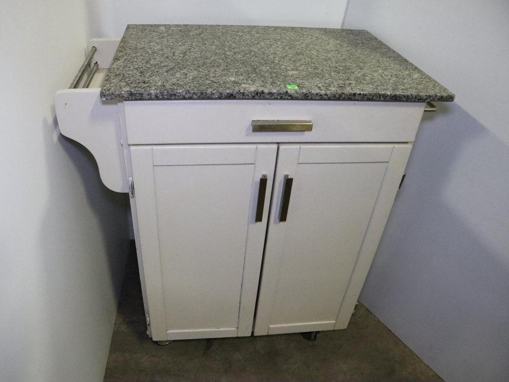 Kitchen Island With Quartz Top