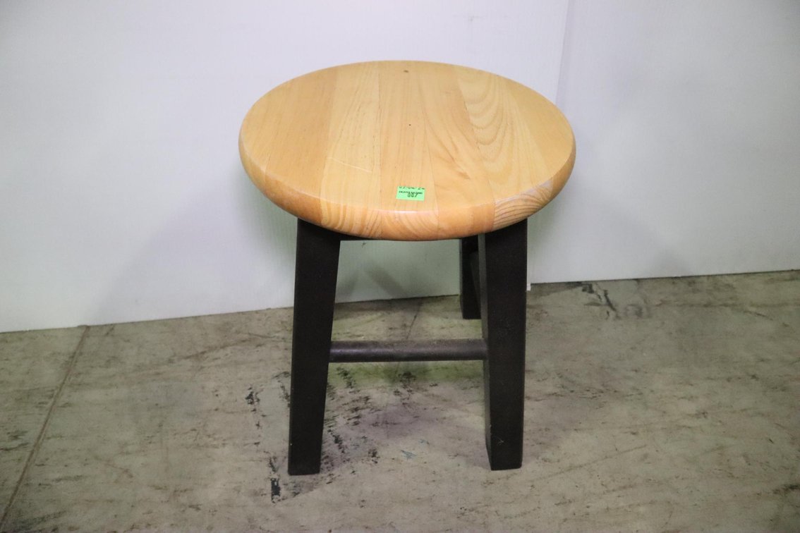 Short Barstool
