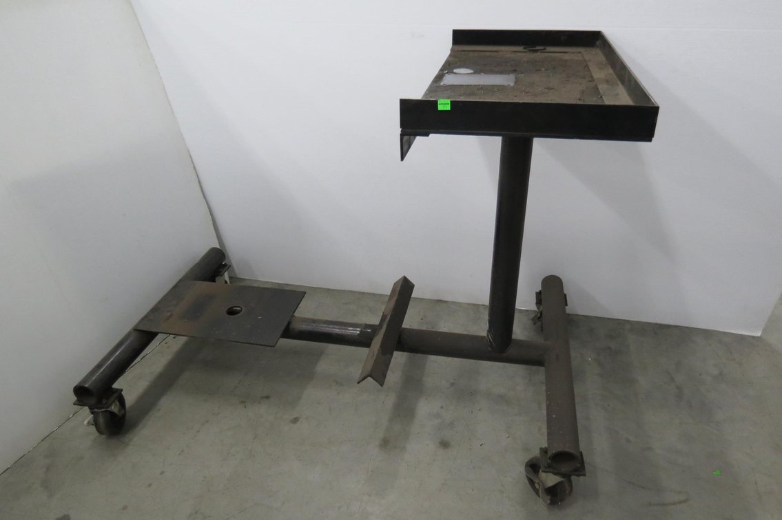 Metal Stand With Casters