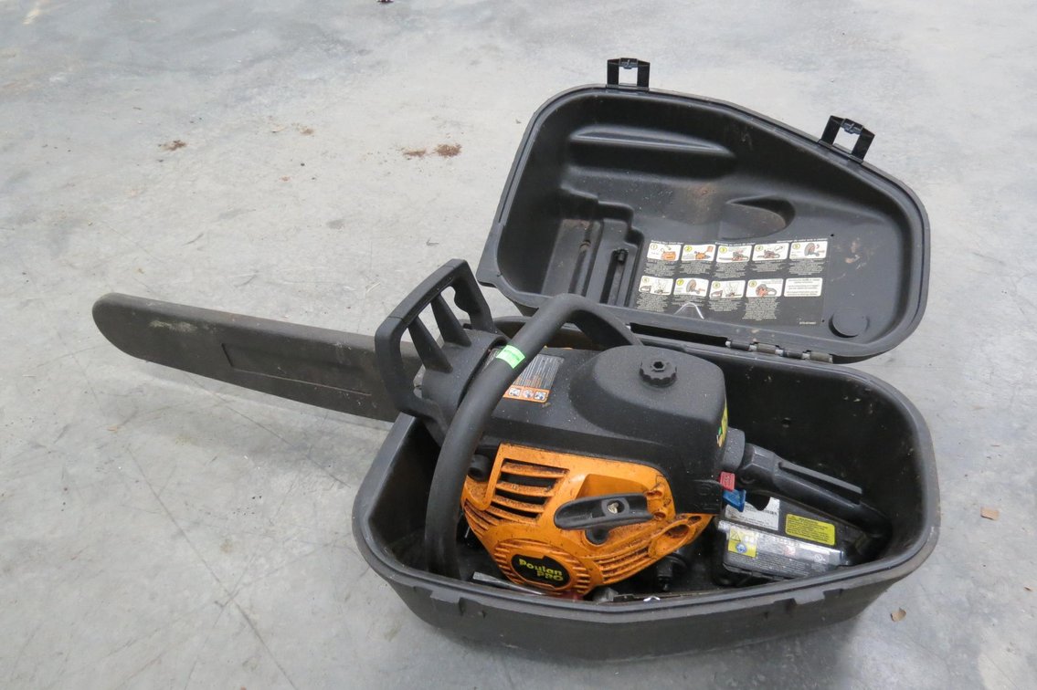 Poulan Pro Chainsaw With Case