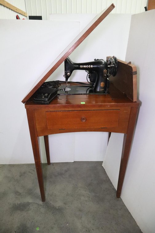 Vintage Singer Electric Sewing Machine