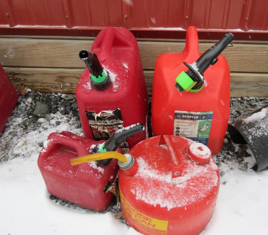 4 Gas Jugs