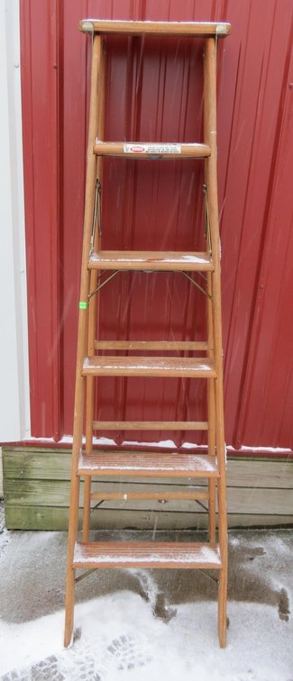 6 Ft Wooden Step Ladder