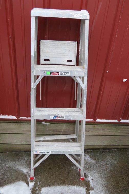 4 Ft Wooden Step Ladder