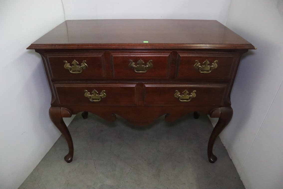 Keller Queen Anne Style 2 Drawer Chest